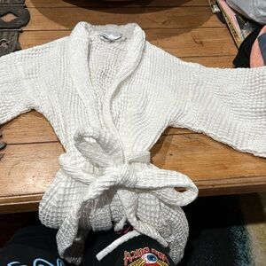 Nordstrom Rack, 💯 Cotton Waffle Soa Robe, XS , White
Pre-loved worn once.
